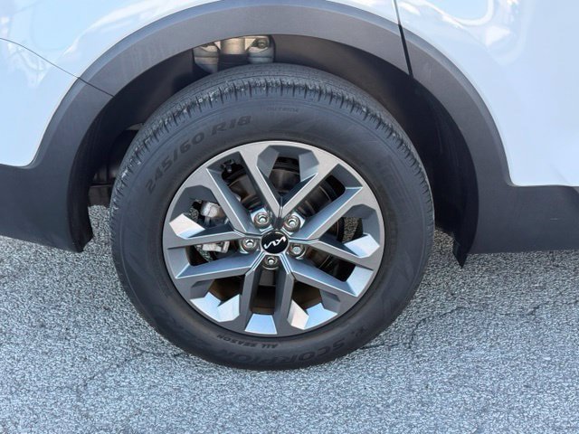 Used 2024 Kia Telluride LX FWD image 10