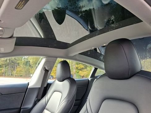 Used 2022 Tesla Model 3 Long Range image 18