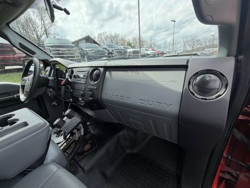 Used 2016 Ford F550 4x4 Regular Cab Super Duty image 33