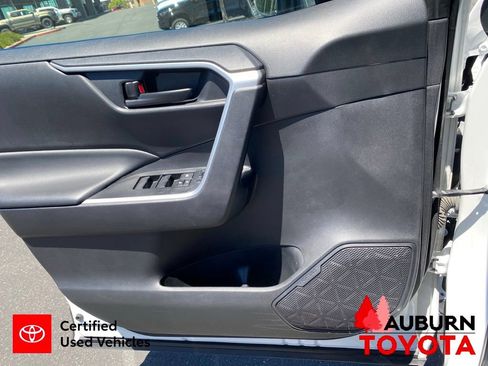 Certified 2024 Toyota RAV4 LE AWD/4WD image 33