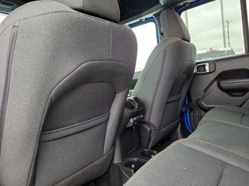 Used 2024 Jeep Gladiator Sport image 11