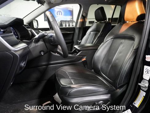 Used 2023 Jeep Grand Cherokee Limited w/ Luxury Tech Group II image 15