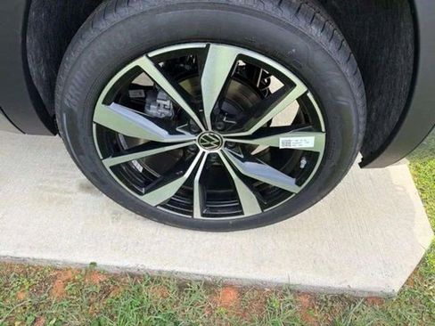 New 2026 Volkswagen Atlas SEL Premium R-Line AWD/4WD image 11