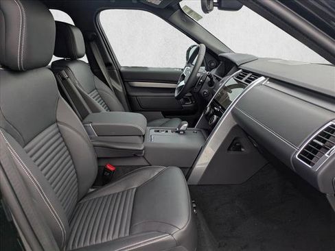 New 2026 Land Rover Discovery Limited Edition image 17