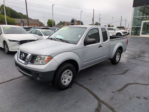Used 2019 Nissan Frontier S RWD image 3