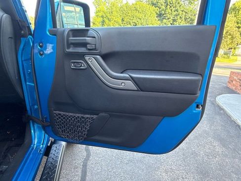 Used 2015 Jeep Wrangler Sport w/ Quick Order Package 24S AWD/4WD image 14