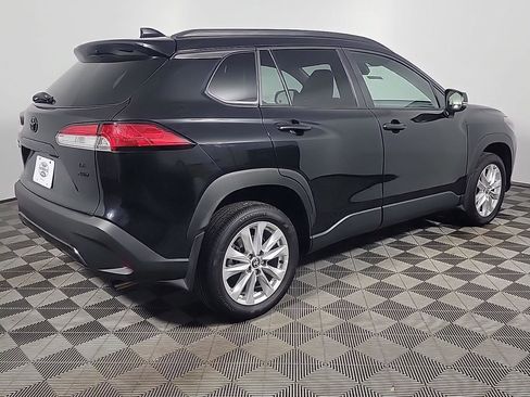 Used 2024 Toyota Corolla Cross LE image 4