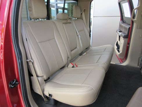 Used 2019 Ford F150 Lariat w/ Equipment Group 502A Luxury AWD/4WD image 19