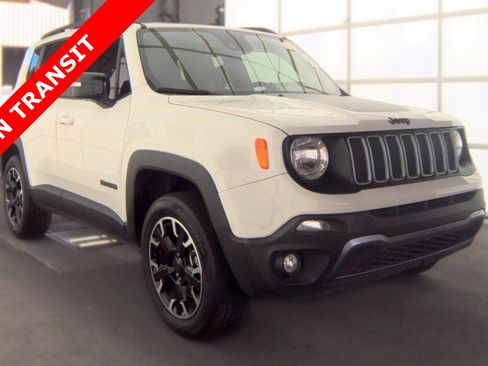 Used 2023 Jeep Renegade Latitude AWD/4WD image 5