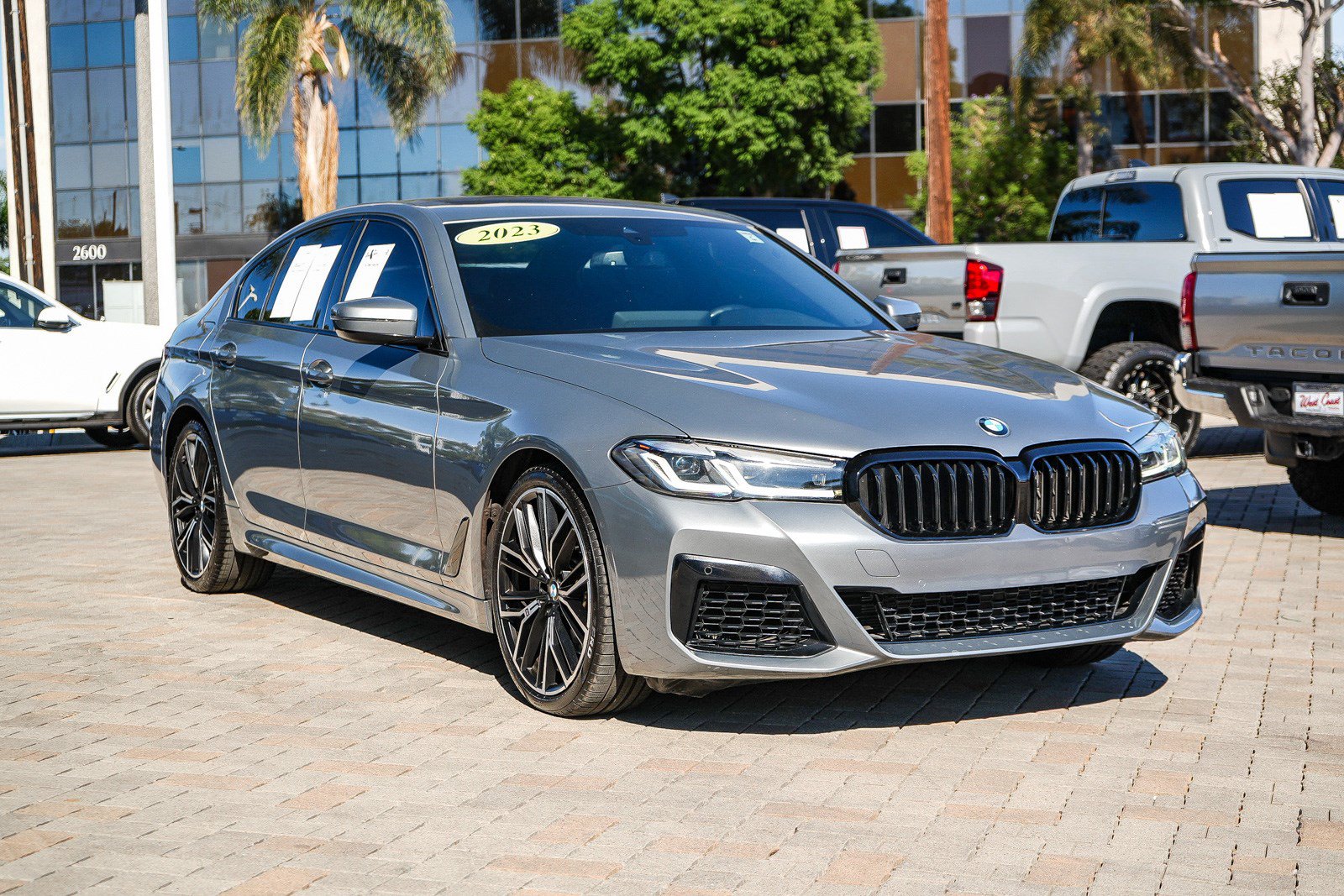 Used 2023 BMW 540i w/ M Sport Package RWD image 3