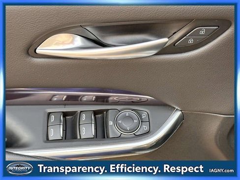 Used 2023 Cadillac XT4 Luxury w/ Cold Weather Package image 10