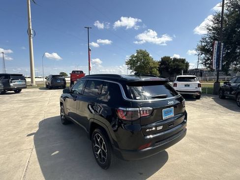 Used 2025 Jeep Compass Limited AWD/4WD image 36