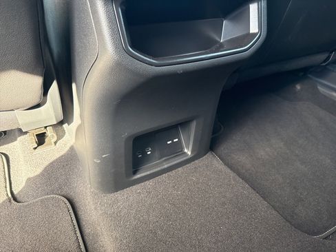 Used 2024 Volkswagen Atlas Cross Sport SE image 41