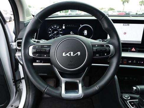 Used 2025 Kia Sportage SX FWD image 11