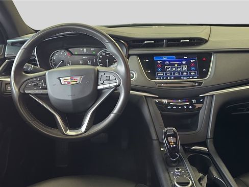 Used 2024 Cadillac XT6 Luxury AWD/4WD image 9