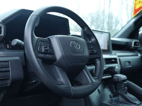 Used 2025 Toyota Tacoma SR5 image 6