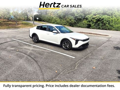 Used 2025 Kia K4 FWD image 1