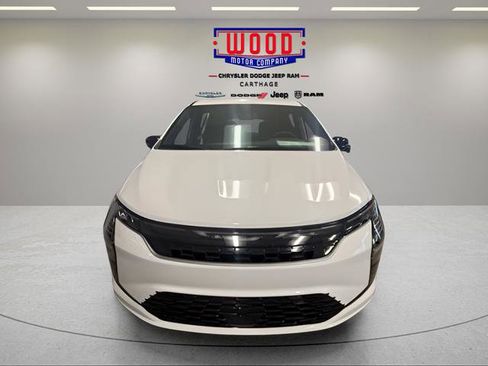 New 2027 Chrysler Pacifica Select FWD image 7