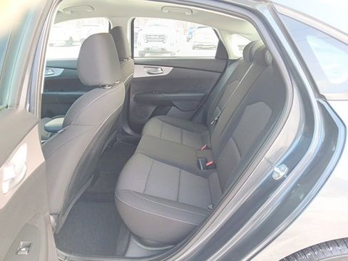 Used 2023 Kia Forte LXS image 7