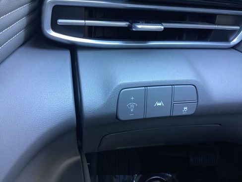 Used 2023 Hyundai Elantra SEL w/ Convenience Package FWD image 16