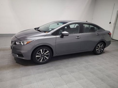 Used 2021 Nissan Versa SV FWD image 2