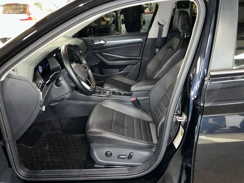 Used 2023 Volkswagen Jetta SE image 10