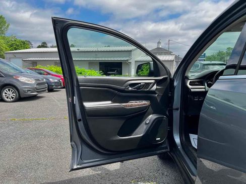 Used 2020 GMC Acadia Denali image 11