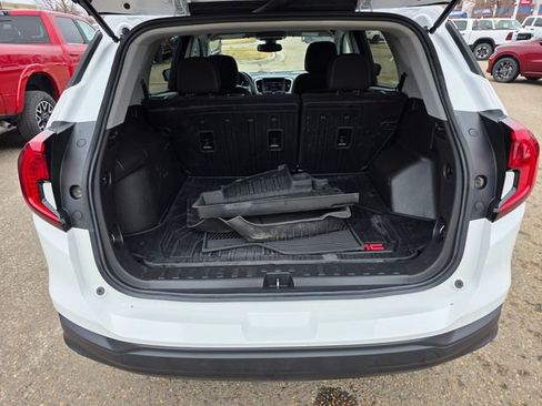 Used 2024 GMC Terrain SLE w/ LPO, Floor Liner Package AWD/4WD image 12