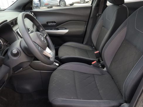 Used 2018 Nissan Kicks SV FWD image 21