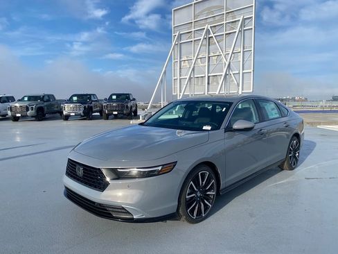 New 2025 Honda Accord Touring image 7