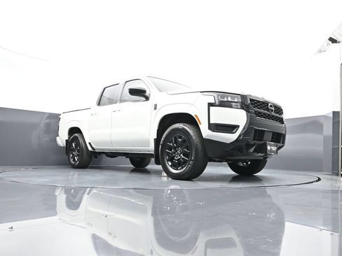 Certified 2026 Nissan Frontier SV w/ Tow Package AWD/4WD image 48