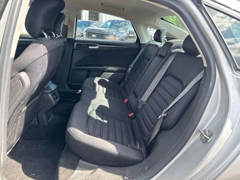 Used 2013 Ford Fusion SE FWD image 13