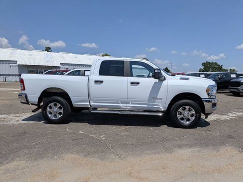 Used 2024 RAM 2500 Big Horn AWD/4WD image 3