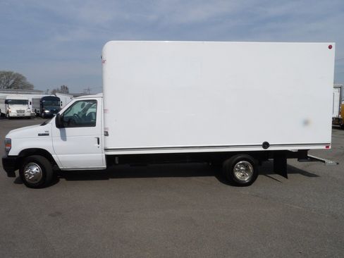 Used 2024 Ford E-350 and Econoline 350 Super Duty w/ Power Windows & Locks Group image 4
