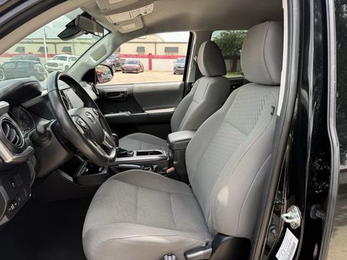Used 2023 Toyota Tacoma SR5 w/ SR5 Appearance Package RWD image 24