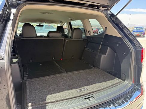Used 2023 Volkswagen Atlas SE FWD image 19