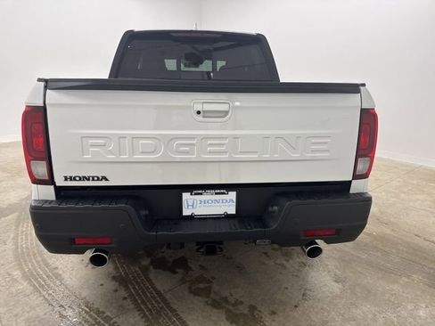 New 2026 Honda Ridgeline Black Edition image 6
