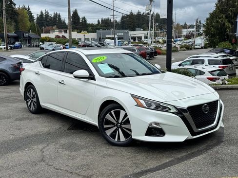 Used 2019 Nissan Altima 2.5 SV FWD image 2