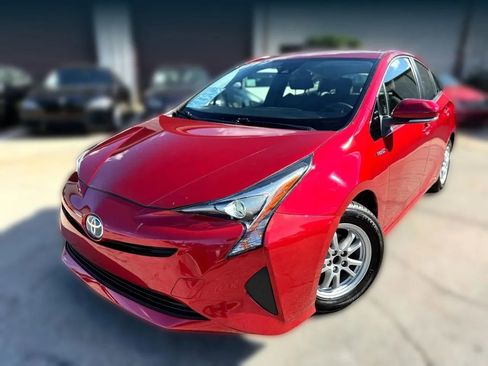 Used 2017 Toyota Prius Two image 4
