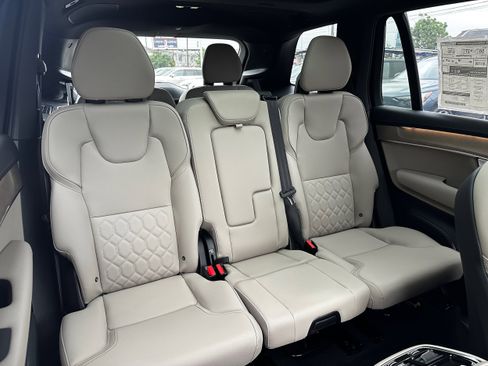 New 2025 Volvo XC90 T8 Plus w/ Protection Package Premier image 10