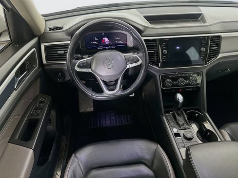 Used 2023 Volkswagen Atlas SEL Premium AWD/4WD image 4