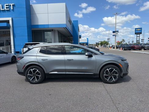 Used 2025 Chevrolet Equinox EV LT w/ Convenience Package image 4