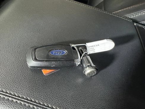 Used 2023 Ford F150 Lariat AWD/4WD image 3