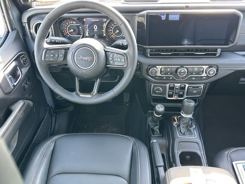 New 2026 Jeep Gladiator Sahara image 35