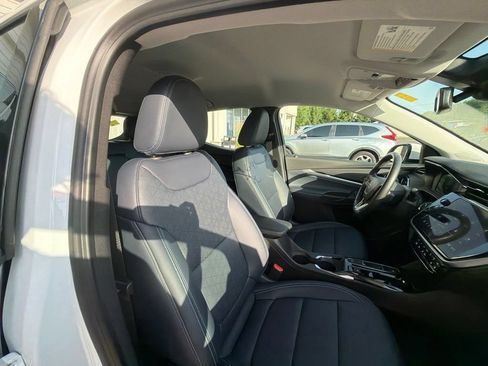 Used 2023 Chevrolet Bolt EUV LT w/ Convenience Package FWD image 77
