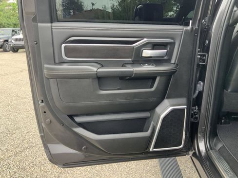 Used 2022 RAM 2500 Laramie w/ Night Edition AWD/4WD image 59