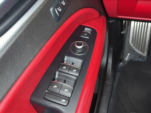 Used 2019 Alfa Romeo Stelvio Ti Sport w/ Quick Order Package 22S Sport AWD/4WD image 18