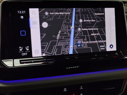 Used 2025 Volkswagen Atlas Cross Sport SEL Premium R-Line image 9