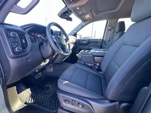 Used 2023 Chevrolet Silverado 1500 Custom image 11