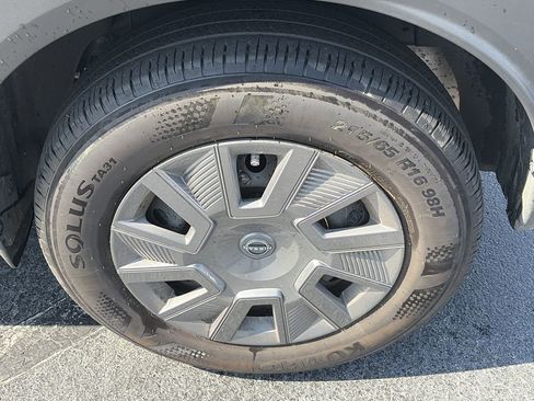 Used 2025 Nissan Kicks S FWD image 9